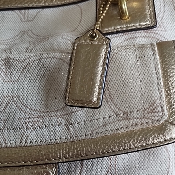 Coach Penelope Cream and Gold Shoulder Bag With Protective Feet*EUC* - Picture 2 of 6